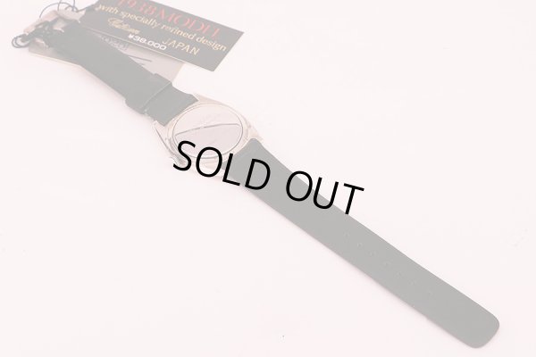 シチズン　１９３８復刻モデル　白文字盤　革ベルト状態裏面