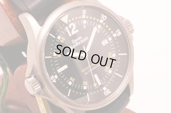 ダニエル・ジャン・リシャール　ダイバースコープ　２４０２０　黒文字盤　サイド拡大(2)