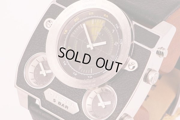 ディーゼル　ＤＺ―１２４３　３タイムレーダー　黒文字盤　サイド拡大