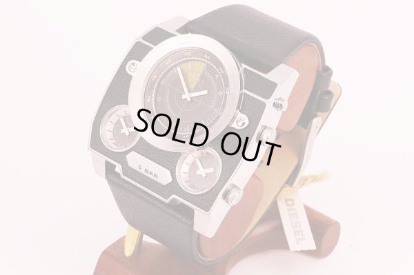 ディーゼル　ＤＺ―１２４３　３タイムレーダー　黒文字盤　サイド