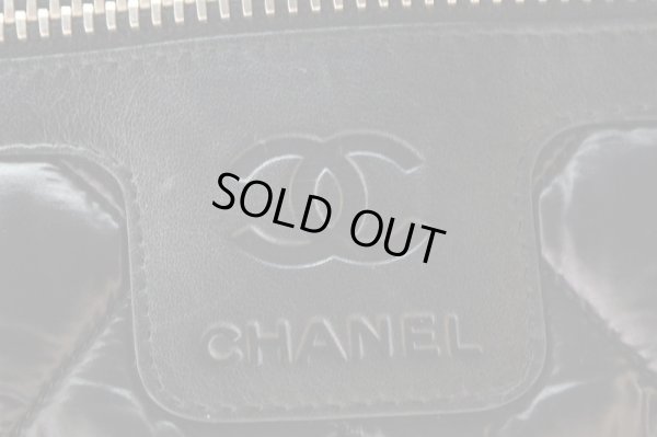 シャネル コココクーン ショルダーバック ブラック 正面ロゴマークレザー部に小傷