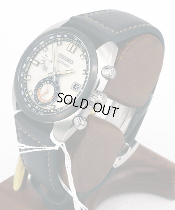 セイコー　アストロン　ＳＢＸＹ００７　電波ソーラー　銀文字盤　サイド