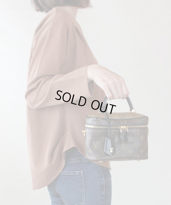 ルイ・ヴィトン　ヴァニティ NV PM M45165　持ったイメージ