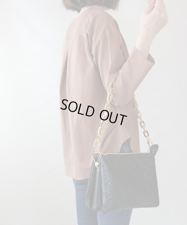 ルイ・ヴィトン　クッサン PM M57790 ノワール　持ったイメージ