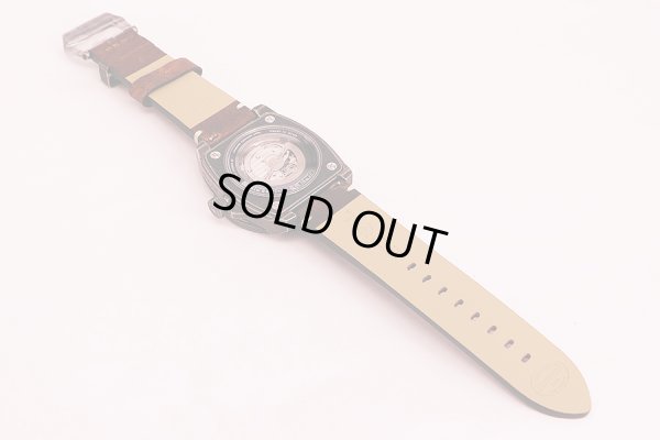 タックス　ヴィンテージレンズ２　ＴＳ１８０３Ｋ　黒文字盤　タックス１０周年限定５００本　替えベルト状態　裏面