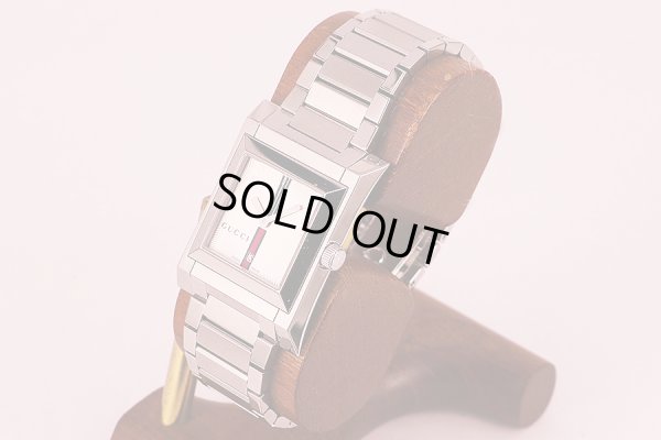 グッチ　ＹＡ１１１Ｊ　グッチオ　銀文字盤　サイド