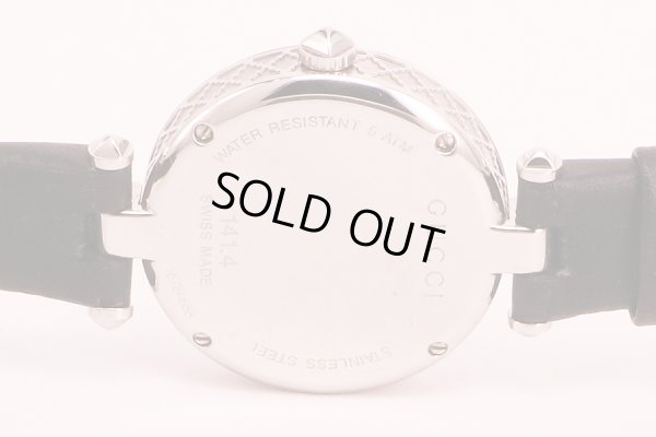 グッチ　１４１．４　ディアマンテ　黒文字盤　裏面拡大