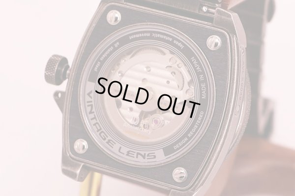 タックス　ヴィンテージレンズ２　ＴＳ１８０３Ｋ　黒文字盤　タックス１０周年限定５００本　裏面拡大