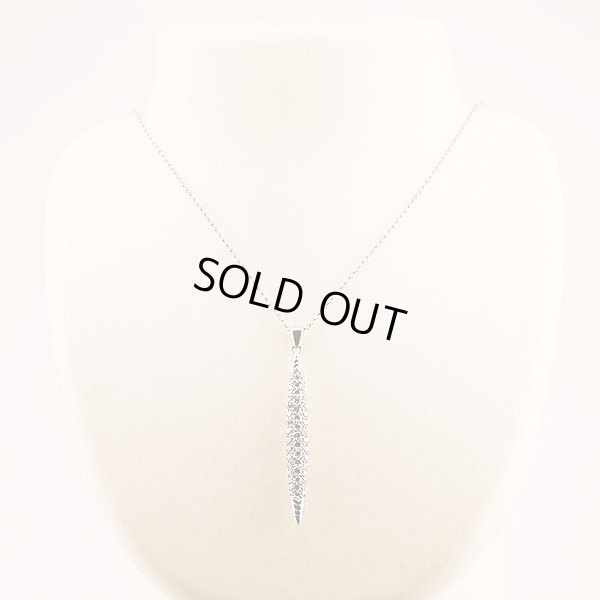 PT900/K18WG ダイアイリペンダントネックレス 1.62ct 0.24ct 13.60g　装着イメージ