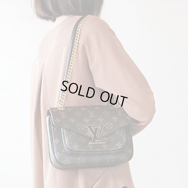 ルイ・ヴィトン パッシー M45592 持ったイメージ