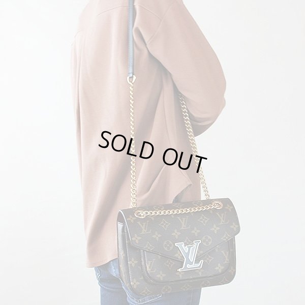 ルイ・ヴィトン パッシー M45592 掛けたイメージ