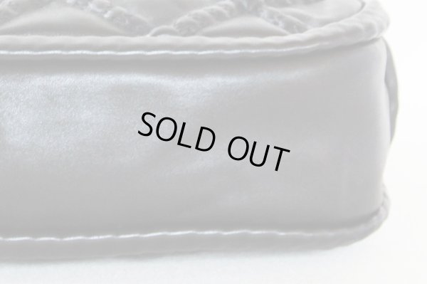 シャネル ロープモールディング ワンショルダーバック ブラック 底拡大