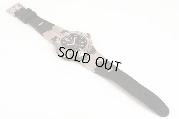 ブルガリ　チタニウム　ＴＩ４４ＴＡ　カーボン文字盤　ラバーベルト状態　表面