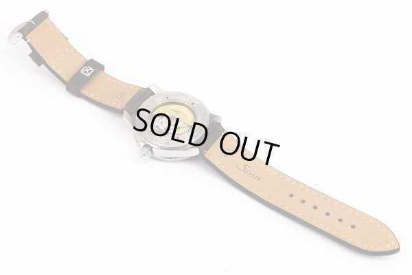 ジン　１０４　ＳＴ．ＳＡ　白文字盤　革ベルト状態裏面