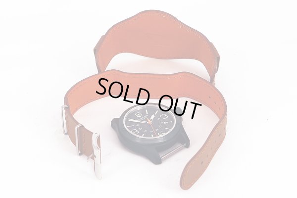 ヴィクトリノックス　ミリタリー　２４１５９３　黒文字盤　革ベルト状態