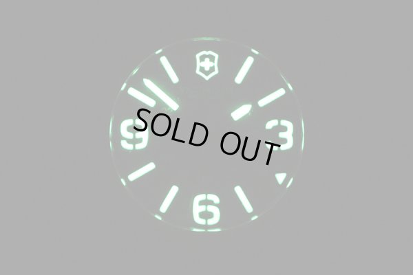 ヴィクトリノックス　ミリタリー　２４１５９３　黒文字盤　ライト暗闇