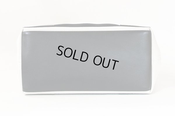 バレンシアガ　ネイビーカバス 581292 AQ38N 1081 ナチュラル／ブラック　底