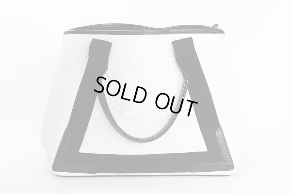 バレンシアガ　ネイビーカバス 581292 AQ38N 1081 ナチュラル／ブラック　裏面