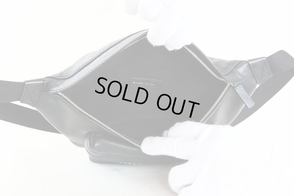 バレンシアガ　ベルトバック 579617 DLQQN 1000 ブラック　中身