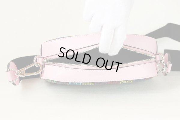 ショルダーバック 574886 527620 ブラック/ピンク/マルチ 中身