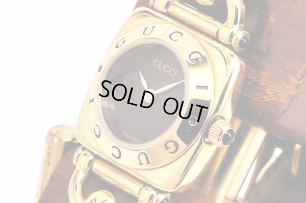 グッチ　６３００Ｌ　黒文字盤　サイド拡大
