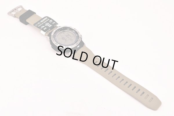 カシオ　プロトレック　ＰＲＷ３０－５ＪＦ ３４９０　デジタル文字盤　ラバーベルト状態　表面