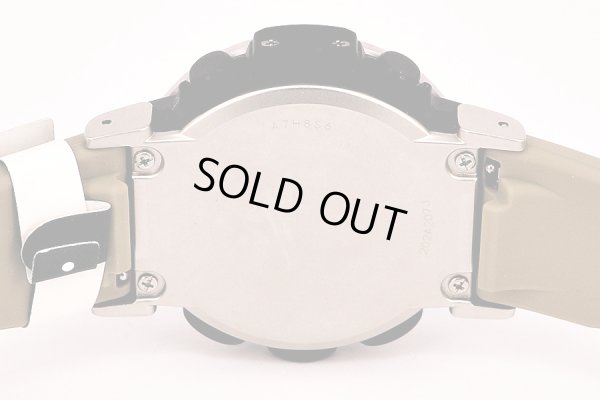 カシオ　プロトレック　ＰＲＷ３０－５ＪＦ ３４９０　デジタル文字盤　裏面拡大