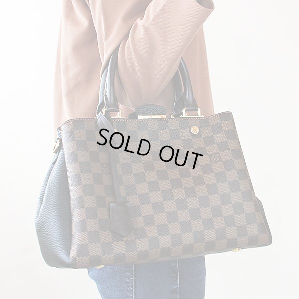 ルイ・ヴィトン ブリタニー N41673 ノワール 持ったイメージ