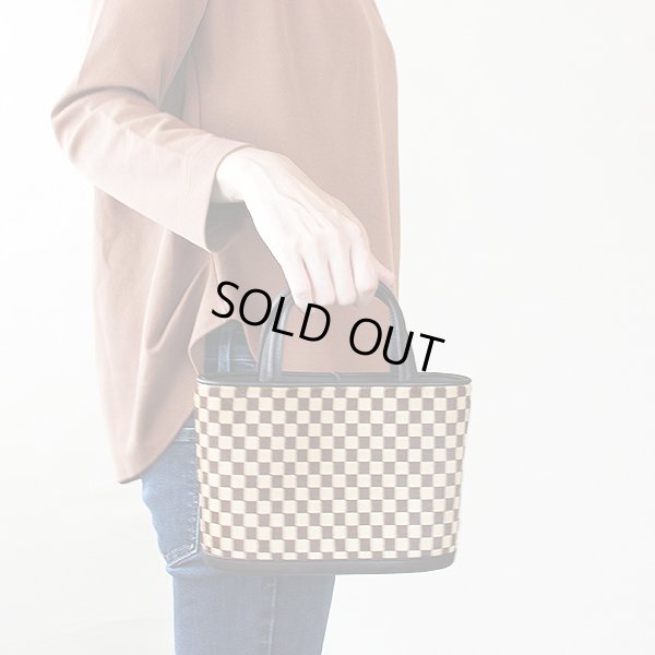 ルイ・ヴィトン　インパラ M92133　持ったイメージ