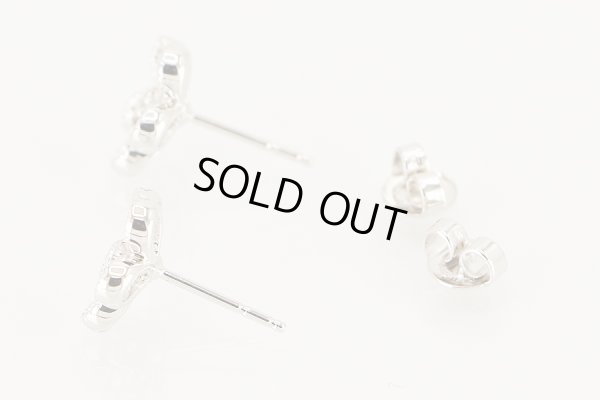 ミキモト　K18WG ダイアイリフラワーピアス 4.10g　留め具　外したイメージ