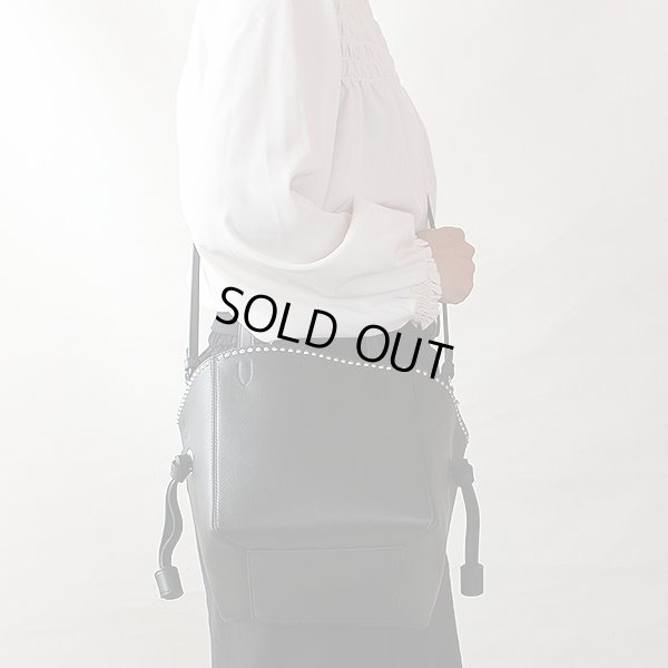 ジェイ&エム デヴィッドソン ベル ミニ ウイズスタッズ トートバック ブラック 掛けたイメージ