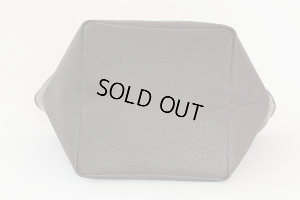 エルベシャプリエ リュクス舟型トートM 707GP モカ/モカ 底