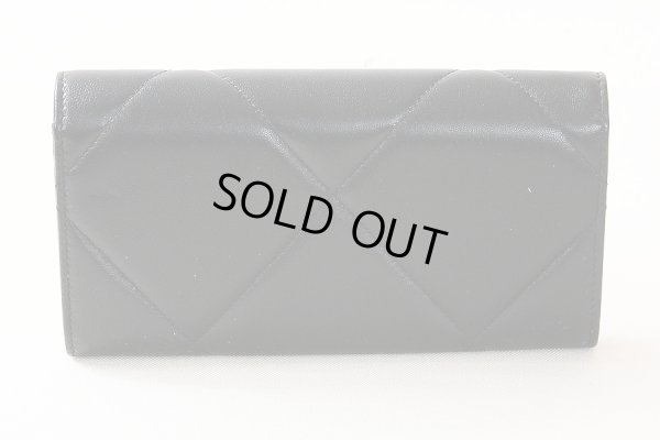 シャネル　シャネル19 ロングフラップウォレット AP0955 ブラック　裏面