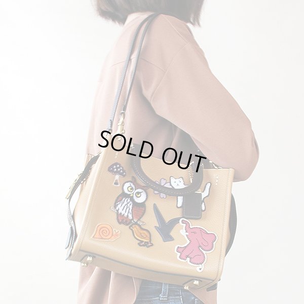 コーチ　ローグ25 3WAYハンドバック  No.F2180-C6167 ベージュ　掛けたイメージ(1)