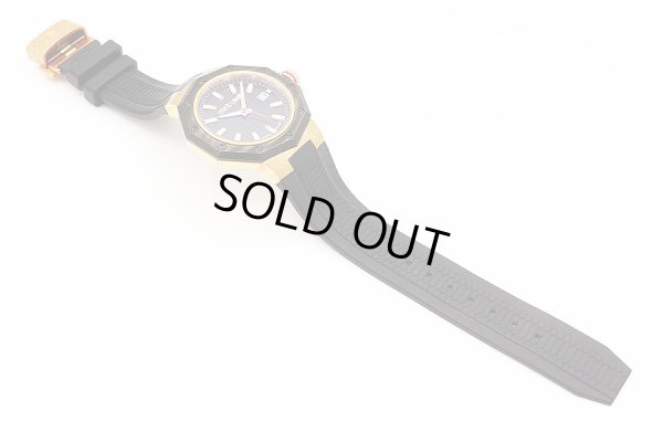 ロベルトカヴァリ Ｂｙフランクミューラー　ＲＶ １Ｇ０３８　黒文字盤　ラバーベルト状態