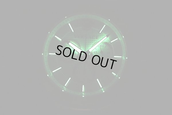 ヴェルサーチ　ミスティックスポーツクロノ　ＶＦＧ１３００１５　白文字盤　ライト暗闇