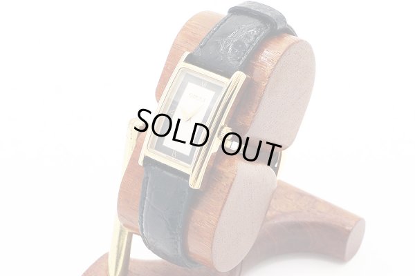 グッチ　２６００Ｌ　長角型　銀文字盤　サイド