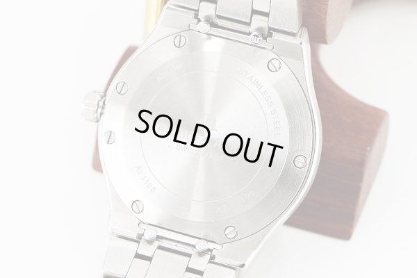 モーリス・ラクロア　アイコン　ＡＩ１１０８　緑文字盤　裏面拡大