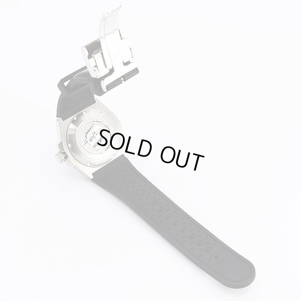 チュチマ　Ｍ２セブン　６１５５－７　赤文字盤　ラバーベルト状態　裏面