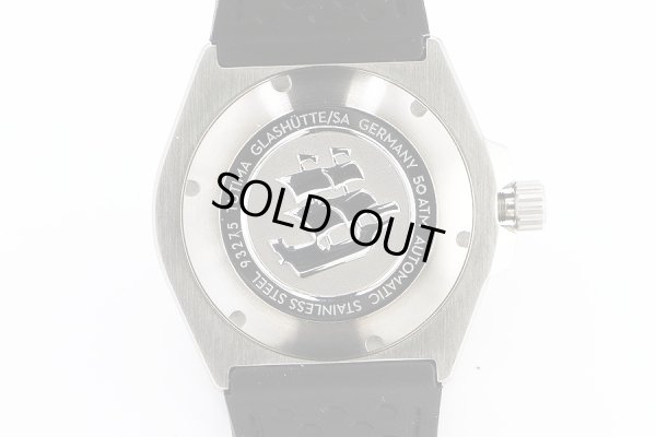 チュチマ　Ｍ２セブン　６１５５－７　赤文字盤　裏面拡大