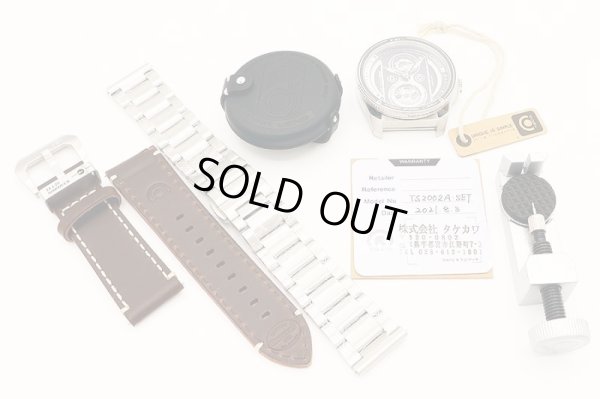 タックス　２００２Ａ－ＳＥＴ　２眼カメラ型　銀文字盤　替えベルト・保証書