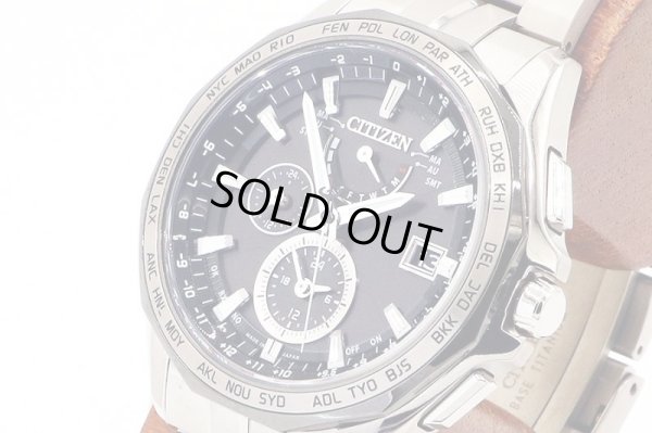 シチズン　アテッサ　ＡＴ９０９６－５７Ｅ　黒文字盤　サイド拡大