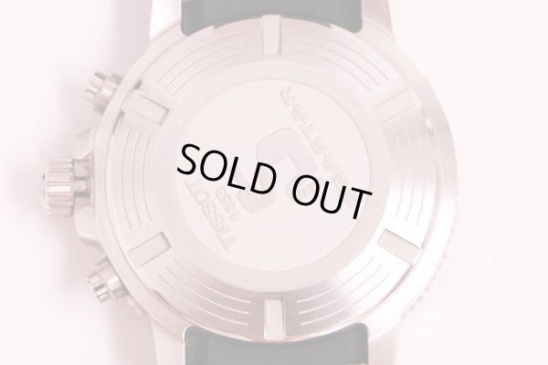 ティソ　シースター１０００　Ｔ１２０．４１７　黒文字盤　銀インダイアル　裏面拡大