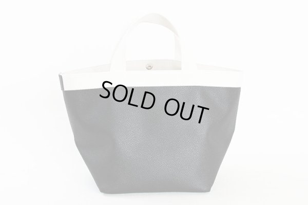 エルベシャプリエ リュクス舟型トートM 707GP ノワール/イヴォワール 裏面