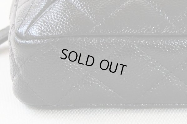 シャネル エコバック マトラッセ チェーンショルダー ブラック/レッド/GP金具 底拡大