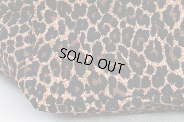 エルベシャプリエ 舟型トートM レオパード ヒョウ柄 707F パンサートープ 底拡大