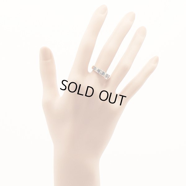 ポーラ　750YG サファイアダイアイリリング 0.82ct 0.28ct 4.50g　装着イメージ