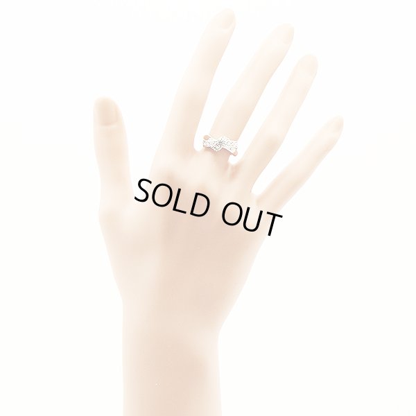 ポーラ　PT900 ダイアイリリング 0.52ct 6.80g　装着イメージ