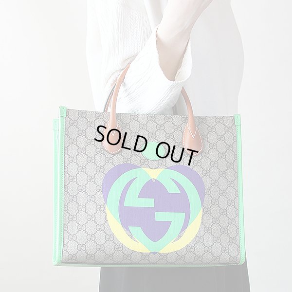 グッチ スモール トートバック 680956 525040 ベージュ 掛けたイメージ(1)