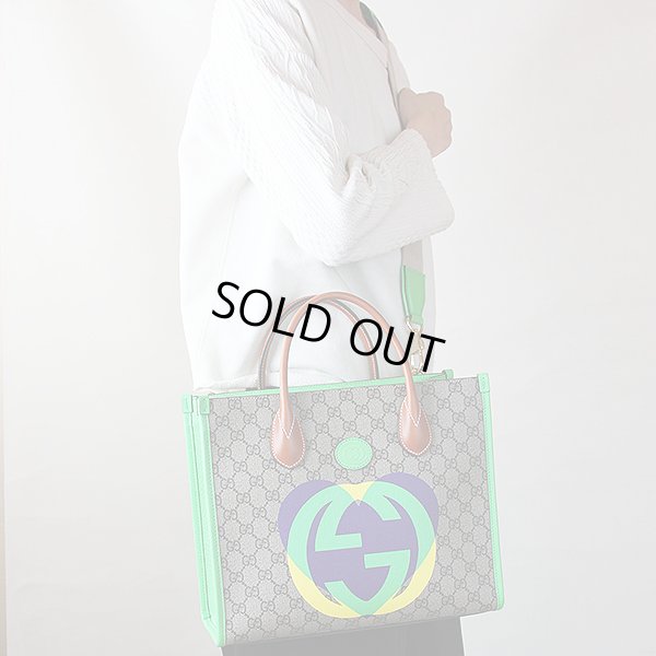 グッチ スモール トートバック 680956 525040 ベージュ 掛けたイメージ(2)